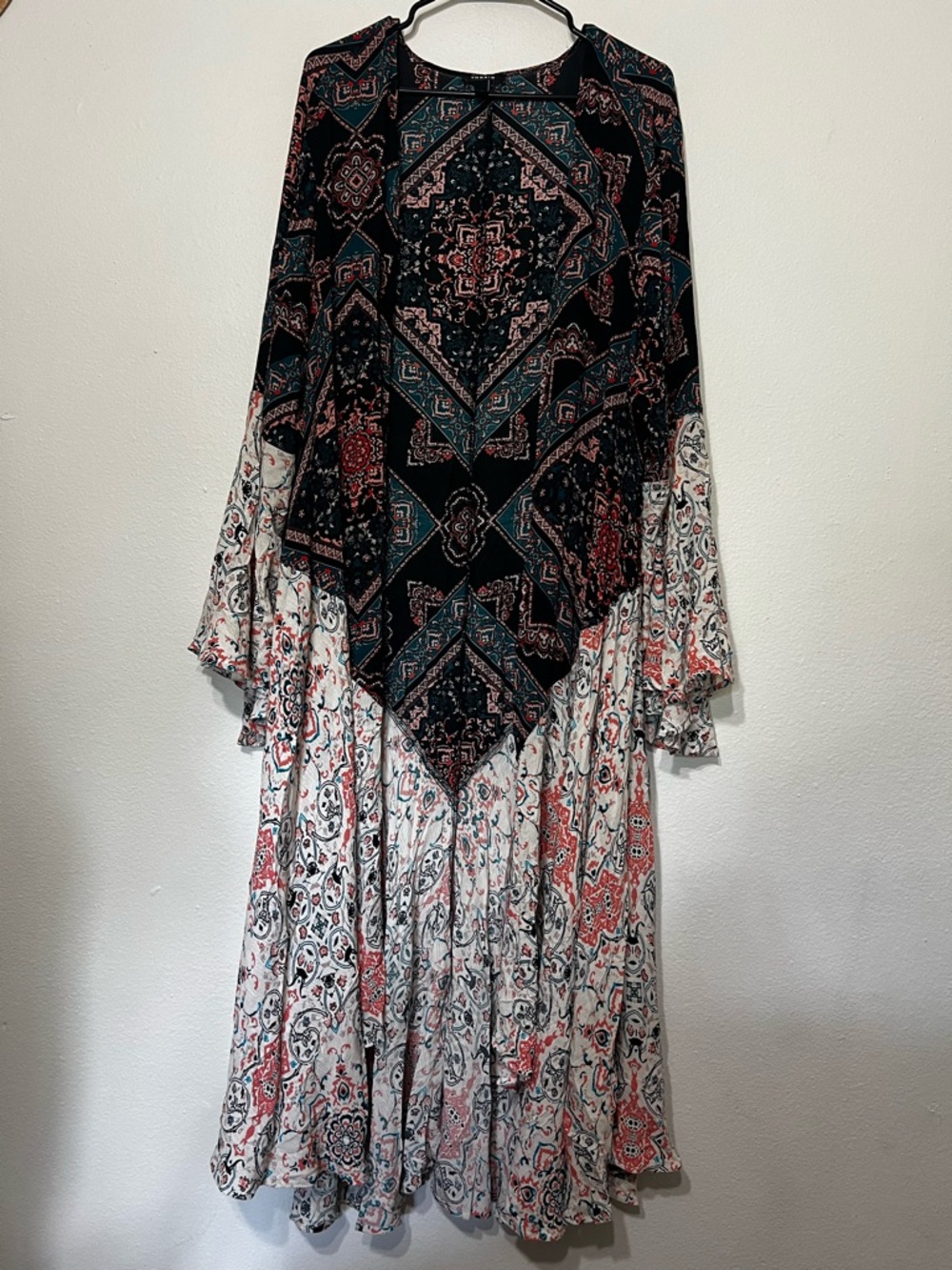 Torrid Chiffon High-Low Kimono in a Boho Medallion Pattern Size 3x - Picture 3 of 9